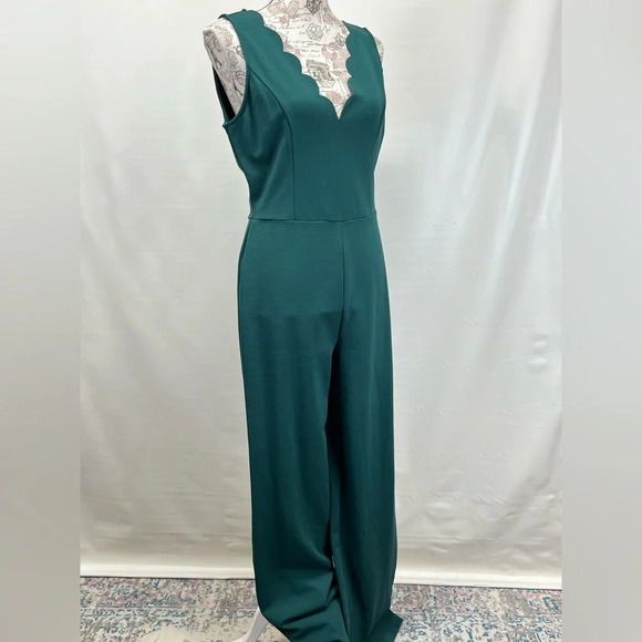 SOCIALITE Teal green scalloped neckline sleeveless jumpsuit size M. - Picture 8 of 14